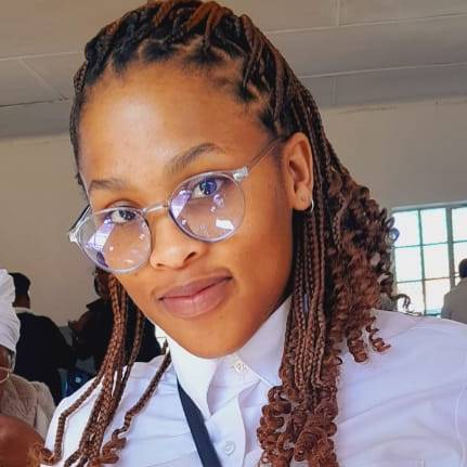 Yolanda Nqayi