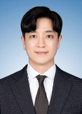 김태일