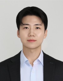 Van(Myoungjin) Lee