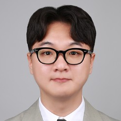 Youngmo Brian Yoon